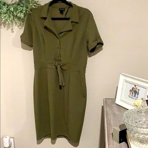 Classy pencil dress.